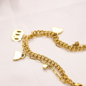 Questo nuovo bracciale in acciaio inox 18K oro per le donne <span class=keywords><strong>di</strong></span> un marchio <span class=keywords><strong>di</strong></span> design è semplice, Versatile, e mette in mostra lo stile individuale. - Product Image 4