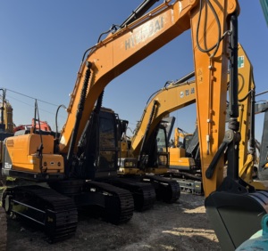 Excavatrice Hyundai R225LC/R220LC d'occasion de 25 tonnes en bon état de marche, prête à l'emploi, modèle populaire, pièces détachées suffisantes, moteur, boîte de vitesses - Product Image 4