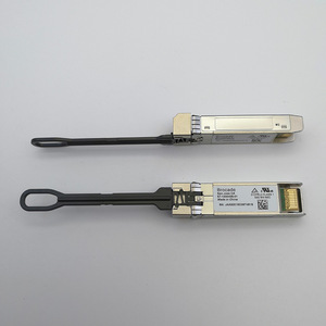 Émetteur-récepteur à fibre optique Brocade 57-1000485-01 Module 32G SW-SSC - Product Image 1
