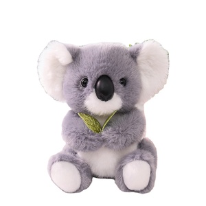 Lindo Peluche <span class=keywords><strong>de</strong></span> Koala con Dos Diseños <span class=keywords><strong>de</strong></span> Hojas, Relleno <span class=keywords><strong>de</strong></span> Algodón PP Suave y Esponjoso, 22 cm, Adorable Decoración <span class=keywords><strong>de</strong></span> Escritorio, Regalo Cálido y Reconfortante para Niñas - Product Image 1