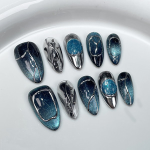 Venta al por mayor 10 piezas de <span class=keywords><strong>uñas</strong></span> de gel pintadas a mano hermoso diseño personalizado de lujo hecho a mano prensa en las <span class=keywords><strong>uñas</strong></span> - Product Image 3