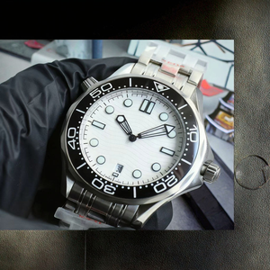 カスタマイズされた高品質夜光防水腕時計サファイアミラー ステンレススチールメンズウォッチ - Product Image 1