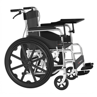 Fauteuil roulant pliable autopropulsé CareMoving en acier au carbone, avec coussin de siège respirant et souple, roues monobloc de 24 pouces, frein à main et plateau