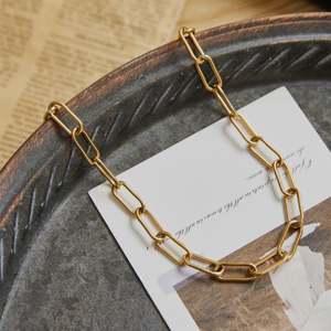 Cadena Básica Versátil de Acero Inoxidable Chapada en Oro de 18K, Collar Corto y Grueso para Otoño e Invierno, Accesorio para Abrigos y Sudaderas - Product Image 6