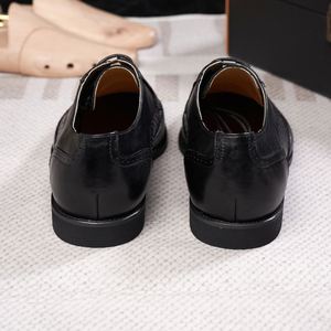 Chaussures habillées classiques italiennes en cuir véritable à lacets pour hommes, populaires pour le bureau, les affaires ou les mariages estivaux - Product Image 4