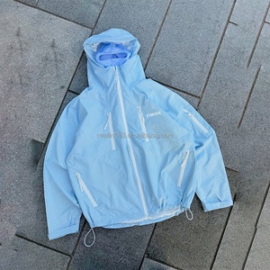 Veste coupe-vent en nylon imperméable à capuche pour homme, veste coupe-vent à carreaux légère de haute qualité personnalisée avec fermeture éclair - Product Image 1