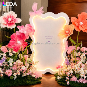 Décoration de scène pour fête d'anniversaire simple LEDA, toile de fond en acrylique blanc à bords festonnés, mur de fond LED pour mariage - Product Image 4