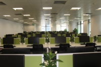 Ensemble de bureau moderne avec poste de travail ouvert, cloison de bureau ouverte, poste de travail pour personnel, poste de travail ouvert pour 2/4/6 personnes