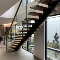 Escalier flottant droit sur mesure Optima, escalier à poutres en aluminium, escalier à marches en bois, utilisation intérieure moderne