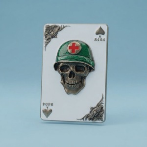 Moneta commemorativa personalizzata 3D <span class=keywords><strong>Asso</strong></span> di Picche in lega di zinco con teschio e elmo della Croce Rossa per medici, soccorritori, sicurezza e come regalo <span class=keywords><strong>d</strong></span>'onore - Product Image 1