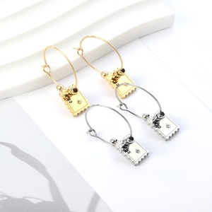 Pendientes de Aro Estilo Coreano Impermeables de Acero Inoxidable con Cruz, Bañados en Oro de 18K, Pendientes Gruesos de Oro - Product Image 4
