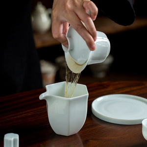 Tazón de Té Kung Fu de Porcelana Yingqing Gaiwan, Color Azul Sombra, Forma de Herradura, con Tapa, Resistente al Calor, Marca Hutian Kiln - Product Image 4
