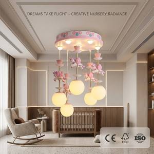 <span class=keywords><strong>Lampadario</strong></span> Moderno a Tema Unicorno - Lampada a Sospensione Creativa Rosa <span class=keywords><strong>per</strong></span> <span class=keywords><strong>Cameretta</strong></span> - Illuminazione Premium <span class=keywords><strong>per</strong></span> Camere dei Bambini con Globo in Vetro Satinato - Product Image 1
