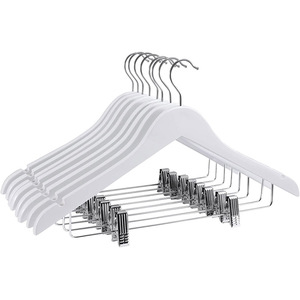 Cintre en bois antidérapante enfants, combinaison de cintre en bois blanc avec Clips - Product Image 1