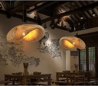 Lampe suspendue artisanale en bambou à basse tension, disponible en fret aérien depuis notre usine, idéale pour maison de plage, maison de bord de mer, appartement urbain