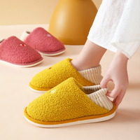 Ensemble automne-hiver avec pantoufles en coton à semelle épaisse antidérapante, pantoufles en fourrure bouclée longue et moelleuse, pantoufles en fourrure pour couple