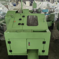 Usine de haute qualité offerte autotaraudeuse/cloison sèche/prix de la machine de fabrication de vis MDF/machine de frappe à froid/machine à rouler les filets