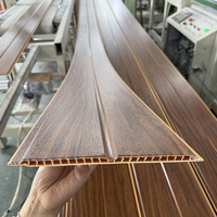 Panel Plafon PVC Motif Kayu Modern Berlubang Langsung dari Pabrik, Papan Dinding Dekoratif, Pemasangan Mudah, Ukuran Kustom untuk Rumah