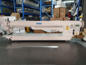 Máquina de Coser Industrial Britex BR-0303L-56 de Alta Calidad, Automática, de Doble Arrastre (Arnés Superior e Inferior), con Pie de Arrastre Largo, 56, 85, 100 cm - Product Image 1