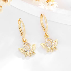 2025โรงงานขายส่งขายส่งประณีตจี้ดอกบัว14K ทองแดงชุบทองเพทายสวมใส่ทุกวันต่างหูแฟชั่นห่วง - Product Image 1