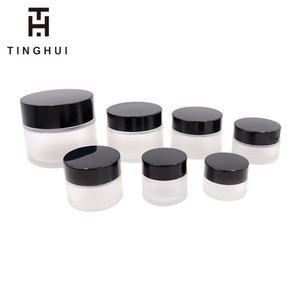 Vente en gros de pots en verre pour crème pour le visage, noir mat, avec couvercle en plastique imitation bois, en tailles de 1 oz, 2 oz, 5 g, 10 g, 15 g, 20 g, 30 g, 50 g - Product Image 5