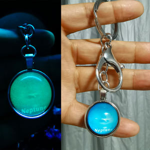 Vente en gros design spécial Noctilucence veilleuses rondes K9 porte-clés en cristal brillant porte-clés boule <span class=keywords><strong>de</strong></span> verre pour cadeaux promotionnels - Product Image 2