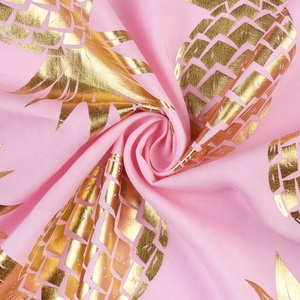 100% 人造丝面料，带金箔印花可持续菠萝图案，适合女性服装透气和编织 - Product Image 3