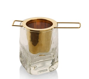 Colador Infusor de té de acero inoxidable dorado para té suelto con mango plegable doble y paquete de caja de papel - Product Image 3