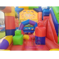 Grand château gonflable à thème Lego avec mur d'escalade pour enfants, idéal pour l'été, les jardins, les terrains de jeux extérieurs et la location commerciale