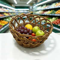 Bruine voedselveilige PP rotan handgemaakte ecovriendelijke geweven mand met gegolfde rand, op maat gemaakte maat en kleur, voor snacks, brood en fruit.