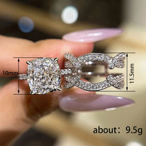 Set di Anelli con Zirconi Taglio Cuscino a Quattro Punte in Due Pezzi per Donne, Gioielli Scintillanti per Proposta e Fidanzamento - Product Image 5