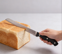 Couteau à pain en acier inoxydable de haute qualité, bord dentelé, léger, tranchant, durable, outil de cuisine indispensable pour couper le pain et les gâteaux