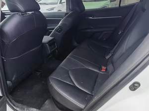 Toyota Camry LE Hybride Euro V d'occasion 2024, 50 000 à 75 000 miles, automatique, transmission intégrale, toit ouvrant panoramique, sièges en cuir, pneus R18, conduite à gauche - Product Image 3