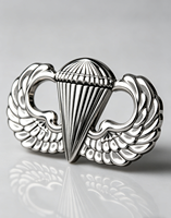 Insignia Metálica Personalizada 3D con Relieve de Ala de Paracaídas Antigua - Aleación de Zinc Chapada en Oro/Níquel para