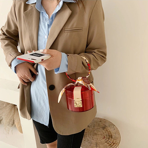 2020 Acrylic Handbags For Women Transparent <span class=keywords><strong>MINI</strong></span> Tote Bags Summer Fashion Lady Round Metal Clear Jelly Purses with Bandanas - Product Image 5