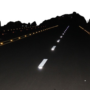 Panneaux en céramique d'aluminium à haute réflectivité nocturne, marques routières réfléchissantes de danger, gouttières routières 3M, yeux de chat - Product Image 1