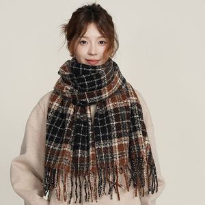 Écharpe longue d'hiver douce et confortable en tissu simili cachemire, imprimé numérique feuilles et fleurs, pour femmes, avec pompons YHK0055 - Product Image 3