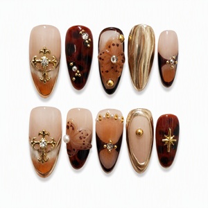 Uñas Postizas en Forma de Almendra con Diseño Degradado Estilo Francés, Metálicas en Relieve, Pre-Diseñadas con Pegamento - Product Image 6