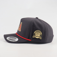 Casquette de golf classique imperméable avec logo personnalisé imprimé par transfert thermique USA, casquette de golf respirante à 5 panneaux découpée au laser avec cordon, vente en gros