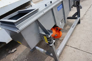 Tamis vibrant carré haute efficacité pour granulés plastiques – Machine de criblage vibratoire pour plastiques - Product Image 6