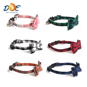 ปลอกคอ<span class=keywords><strong>แมว</strong></span>ผ้าทนทานยี่ห้อ Doe Pet พร้อมหัวเข็มขัดป<span class=keywords><strong>ร</strong></span>ับได้และกระดิ่งน่า<span class=keywords><strong>ร</strong></span>ักสำหรับสวมใส่ทุกวัน - Product Image 1