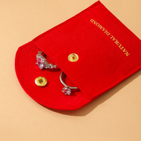 Pochettes carrées en microfibre de luxe colorées A1 en gros avec logo personnalisé et bouton pour emballage de bagues, boucles d'oreilles et colliers