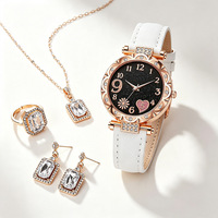 Montre à quartz pour femme avec cadran rond de 33 mm, bracelet en PU, collier carré en strass, bague et boucles d'oreilles – Coffret cadeau