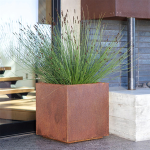Pot de fleurs d'extérieur rustique minimaliste en acier corten carré, respectueux de l'environnement, pour plantes de jardin, avec finition non revêtue - Product Image 4