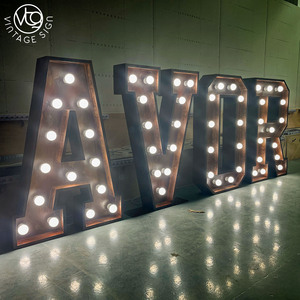 Lettres lumineuses en métal rouillé avec ampoules blanc chaud, enseigne lumineuse industrielle vintage pour bars, événements et décoration rétro - Product Image 1