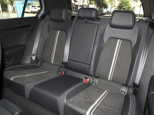 Voitures neuves chinoises Volkswagen Golf 2024 1.2 T 1.4 T 4 roues motrices, essence, fabriquées en Chine - Product Image 3