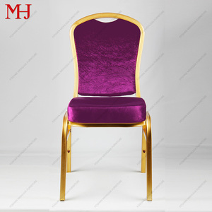 İtalya'nın En Çok Satan Alüminyum İstiflenebilir Kadife Sandalyesi, Düğünler ve Yemek Sandalyeleri İçin Uygundur - Product Image 4