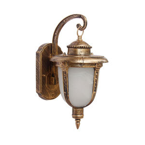 Perlengkapan Lampu Dinding Luar Ruangan Penutup Kaca Hitam dan Emas Dudukan Dinding Tempat Lilin untuk Teras - Product Image 1