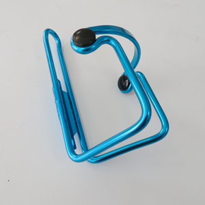 Bande d'aluminium d'oxydation bleue personnalisée en usine Support de bouteille d'eau de flexion Cage Rack vélo de route - Product Image 4