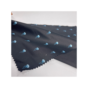 Tela Popelina Dobby 100% Poliéster Mimi Fashion, Diseño de Medusa, para Ropa de Niña, Bolsas, Secado Rápido, Certificación GOTS, Personalizable - Product Image 3